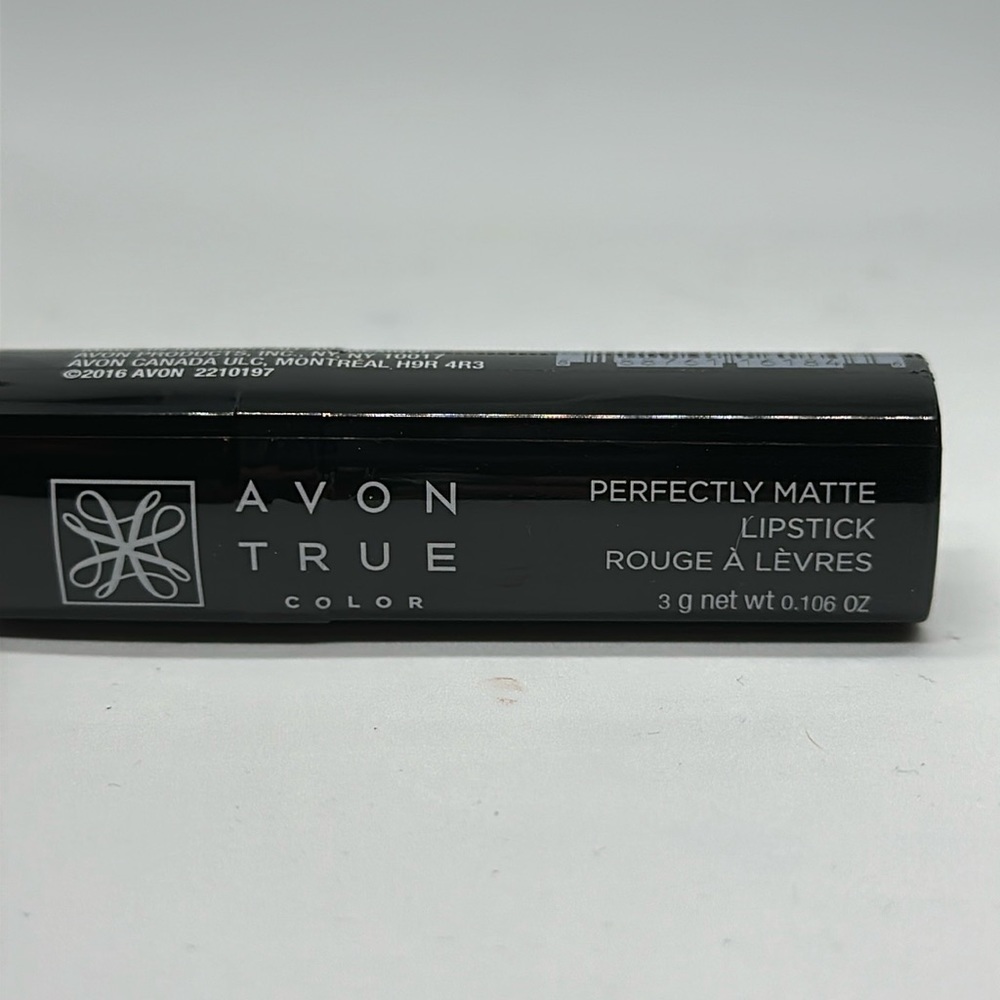 Avon True Color Perfectly Matte Lipstick Rouge A Levres